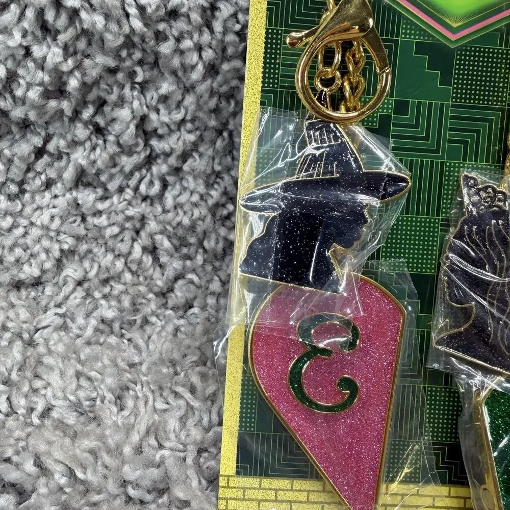 Wicked Glinda & Elphaba Magnetic Heart Bestie Keychain Set New
